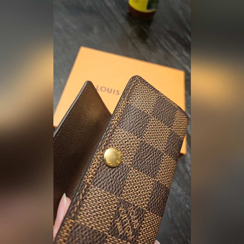 Louis Vuitton DAMIER 6 KEY HOLDER - Picture 6 of 6